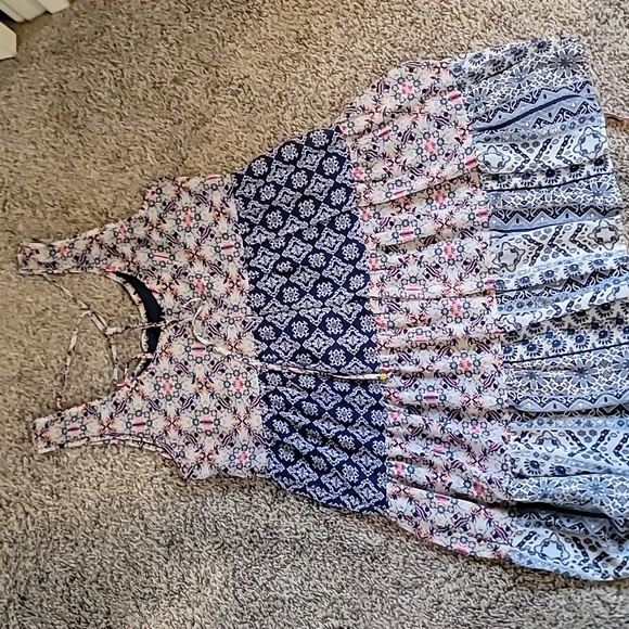 STUNNING SPEECHLESS GEOMETRIC BABYDOLL TIERED MINI DRESS - Picture 7 of 7